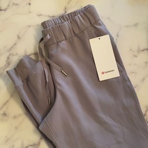 Lulu On the Fly jogger